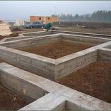 Лента или сваи? Что выбрать